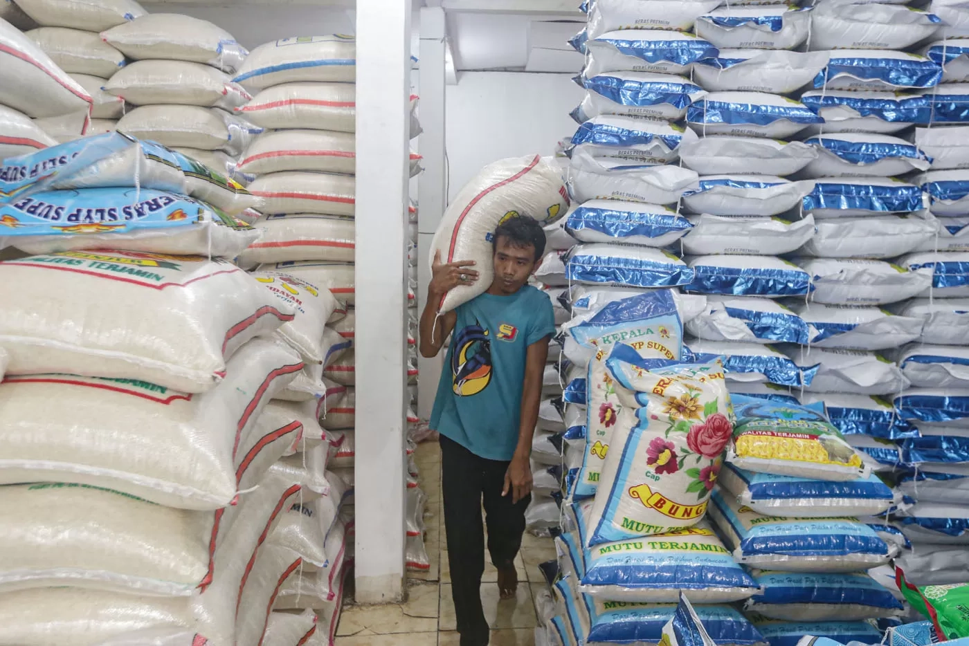Kendalikan Harga Pasar, Bulog Jual Beras SPHP Rp 54 Ribu Per 5 Kg
