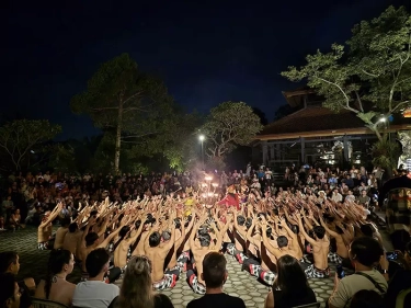 Tips Ala Travel Vlogger, Perjalanan Wisata Makin Menyenangkan, Jangan Lupa Dibantu Gadget