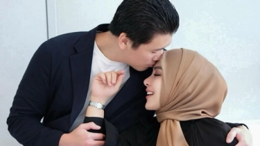 Syahrini Dapet Uang Bulanan Rp3 Miliar, Ini 6 Sumber Kekayaan Reino Barack