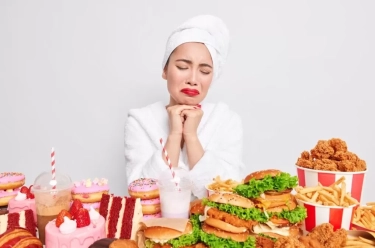 Kaum Hawa Wajib Simak! 5 Makanan Ini Bisa Jadi Penyebab Utama Kanker Payudara, Apa Saja?