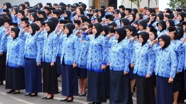 Kado Istimewa Jokowi yang Buat PNS Sumringah Tahun Ini, Gaji Naik Hingga Pemberian THR 100%