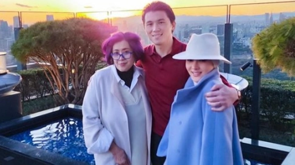 Tak Suka Pamer, Tas Mertua Syahrini Jauh Lebih Sederhana dari Menantu