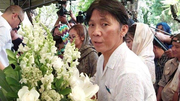 Pengawas Karya Slank Itu Telah Pergi, Bimbim Kenang Sosok Sang Ayah, Kerap Prank Bunda Iffet