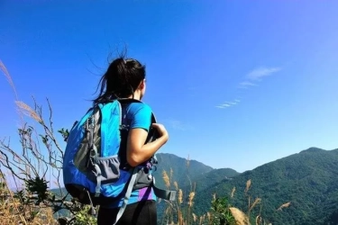 Bak Dunia Milik Sendiri, Intip 4 Tanda Zodiak yang Tak Ragu Kemana-mana Sendirian