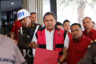Eks Anggota BPK Achsanul Qosasi Didakwa Terima Suap Terkait Kasus BTS 4G Sebesar Rp 40 Miliar