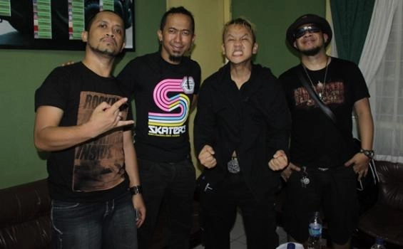 Chord Gitar dan Lirik Lagu Kesepian Kita - Pas Band: Hidup Ini Hanya Kepingan