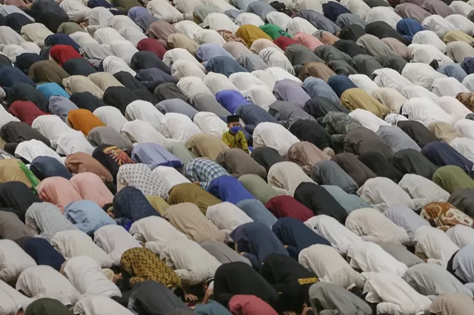 Hukum Bagi Laki-Laki yang Meninggalkan Sholat Jumat Tiga Kali Tanpa Alasan, Simak Hadist Penjelasannya