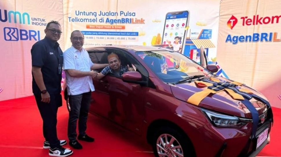 Penyerahan Hadiah Pemenang Program ''Untung Jualan Pulsa Telkomsel'' di AgenBRILink Periode 2023