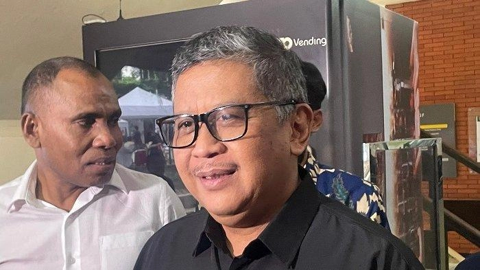 Jokowi Diisukan Gabung Golkar, Hasto Singgung Permintaan Jabatan Presiden 3 Periode