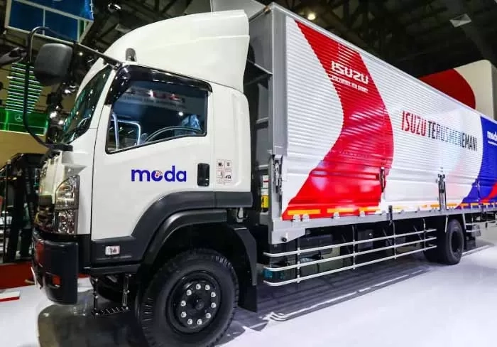 Isuzu Pamerkan Produk Andalan di Segmen Heavy Duty di GIICOMVEC, Penuhi Kebutuhan Transportasi Logistik