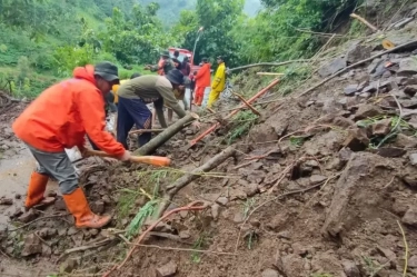 Kudus Alami Tanah Longsor hingga Tutup Akses Jalan