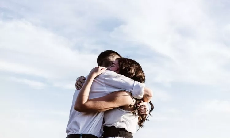 Anda Seorang Perempuan INFJ yang Bosan Menyendiri? Pahami 5 Tips Menghadirkan Cinta dalam Hidup Anda