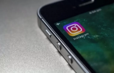 Unik! Diam-Diam Instagram Buat Fitur Permainan atau Game Baru Bernama Ping Pong Emoji