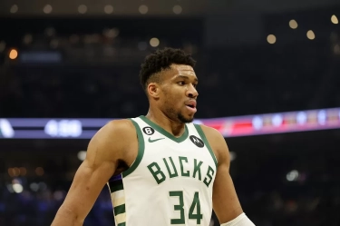 Hasil NBA, Duet Maut Antetokounmpo-Lillard hingga Skor Terendah Musim Ini