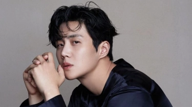 5 Inspirasi OOTD Turtleneck ala Kim Seon Ho: Tampil Stylish dan Trendy di Musim Hujan