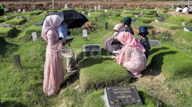 Bacaan Doa Ziarah Kubur Orang Tua dan Terjemahannya Sesuai Anjuran