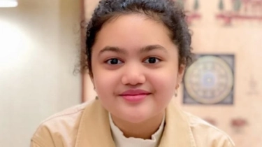 Gaya Amora Lemos Liburan, Outfit Remaja Simpel Tapi Tasnya Gak Kaleng-kaleng