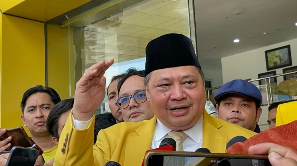 Sesumbar Airlangga Sebut Jokowi Nyaman Di Golkar: Lihat Saja Iklan-iklan