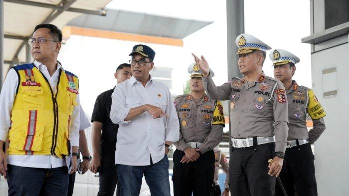 Kakorlantas dan Menhub Cek Kesiapan Jalur di Gerbang Tol Cisumdawu & Palimanan Sambut Mudik Lebaran