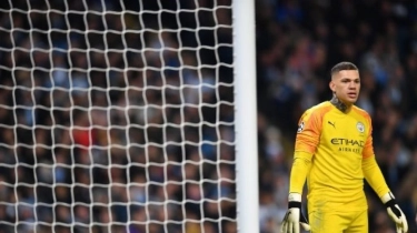 Ederson Dibekap Cedera, Kiper Cadangan Manchester City Siap Tampil Hadapi Arsenal