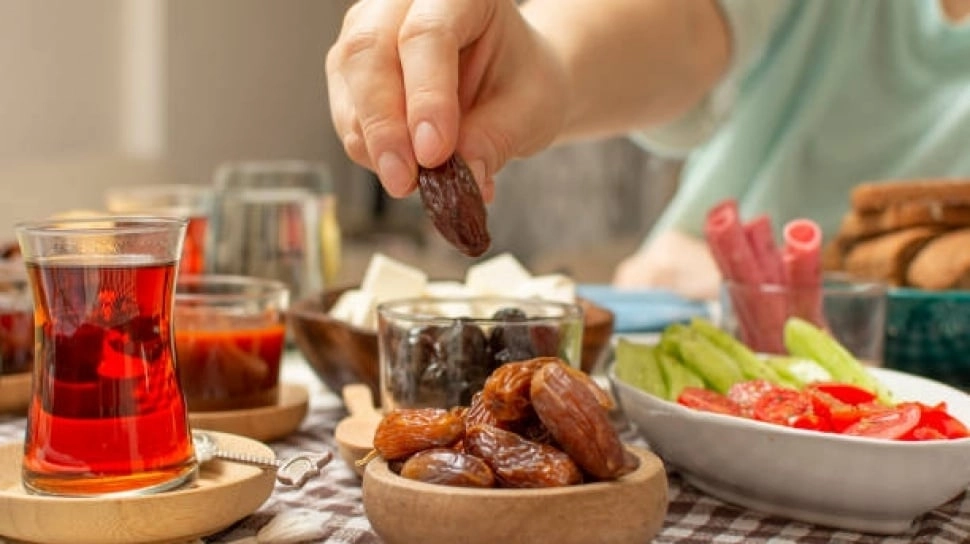 Makan dan Minum Setelah Imsak Masih Boleh? Ini Kata Syeikh Al Misry