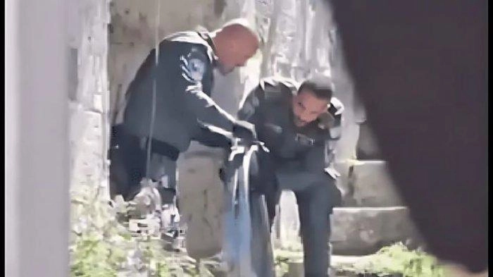 Pertama Kali Sejak 1967, Pasukan Israel Pasang Kawat Berduri di Dinding Dekat Masjid Al-Aqsa
