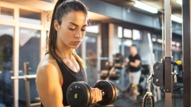 4 Zodiak Ini Lebih Suka Olahraga di Gym, Leo Supaya Bisa Pamer Otot