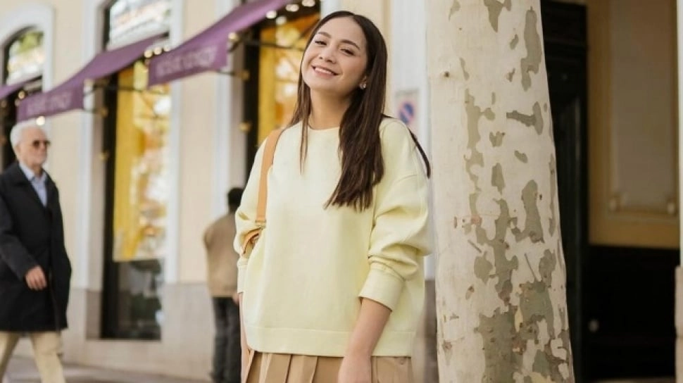 Nagita Slavina Pamer Oleh-Oleh Spesial dari Jepang, Gak Semua Orang Kaya Bisa Beli