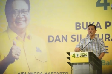 Apresiasi Kinerja Airlangga, Luhut Ingatkan jika Ada yang Menggoyah Partai Golkar Kompak Melawan