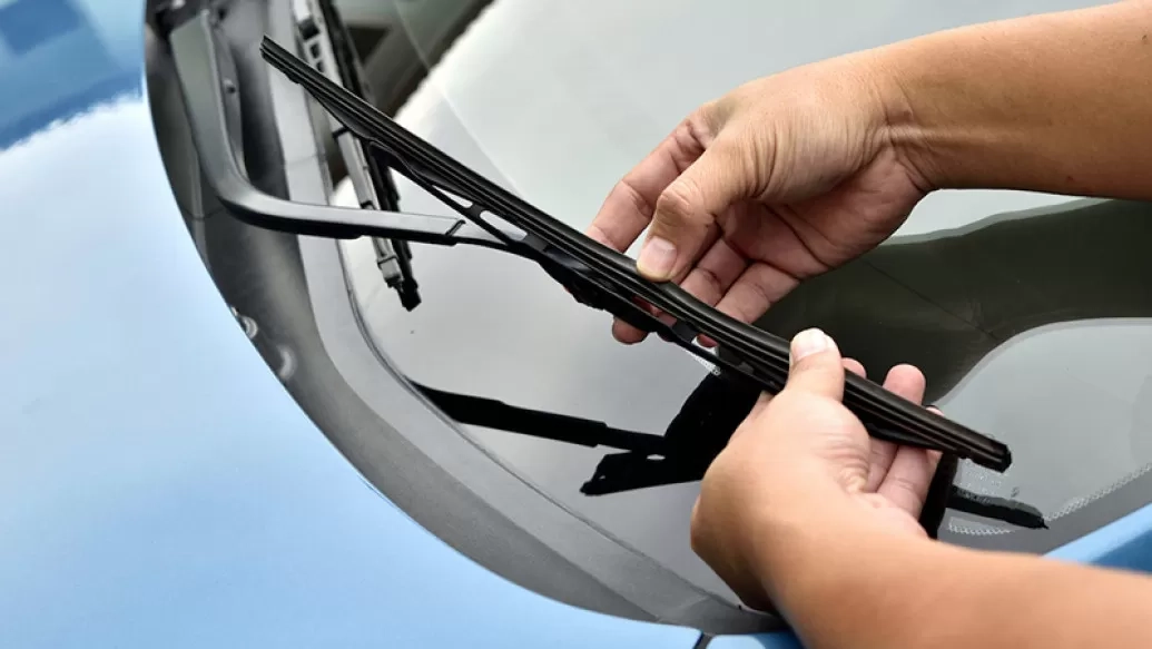 Bisa Dilakukan Sendiri, Ini Cara Pasang Wiper Mobil dengan Mudah
