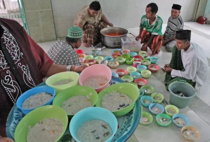 Masjid Jami Pekojan, Satu Abad Menjaga Tradisi Bubur India di Jawa Tengah