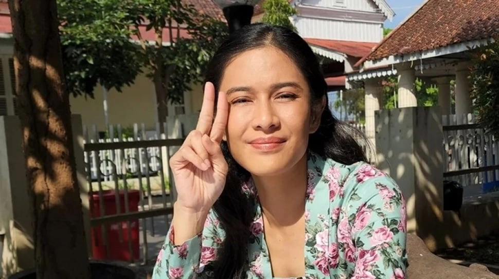 Mualaf Usia 21 Tahun, Dian Sastro Menghafal Al Fatihah Pakai Buku SD Pakai Cara yang Sama dengan Baca Naskah Film