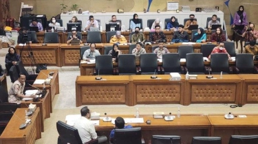 Bahas RUU DKJ, Anggota DPR Usul Kendaraan Berusia Lebih dari 10 Tahun Dilarang Masuk Jakarta