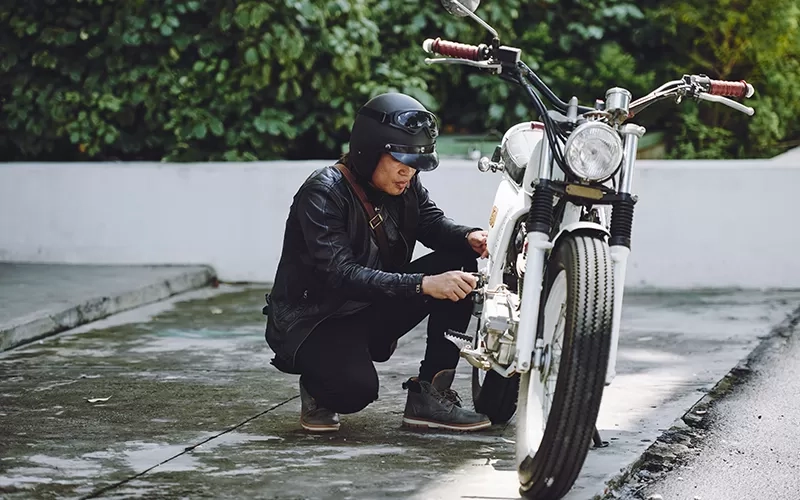 5 Tips Aman Berkendara saat Musim Hujan