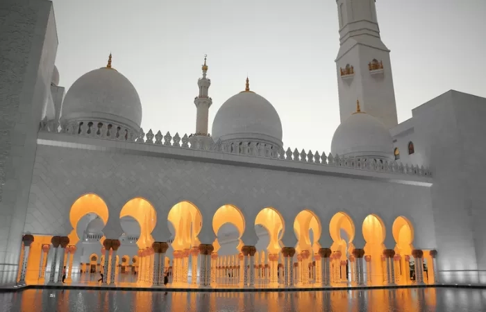 7 Rekomendasi Tempat Wisata Religi di Jawa Timur, Ada Masjid dengan Konsep Ala Masjidil Haram di Makkah