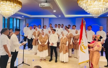 Dukung Industri Halal Jadi Juara, Akbar Himawan Lantik Pengurus HIPMI Syariah