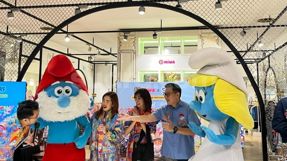 Brand Lokal Ini Rilis Koleksi Spesial Bertema SMURF yang Penuh Warna