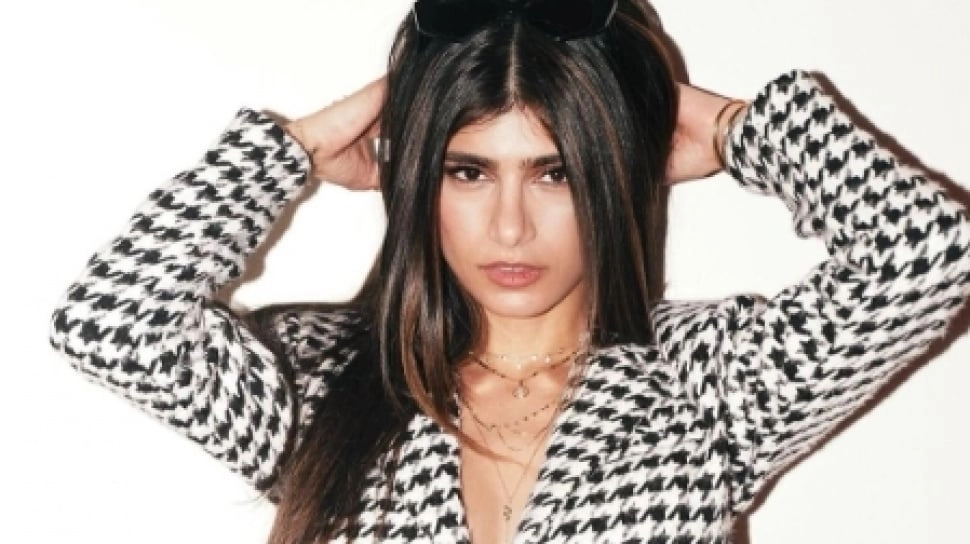 Mia Khalifa Damprat Emak-emak Israel: Enyalah Kau Wanita Zionis, Mulutmu Bau Busuk!