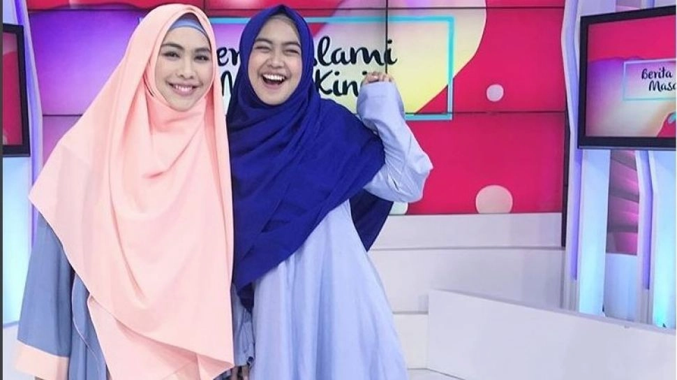 Oki Setiana Dewi Asyik Makan di Depan Orang Berpuasa, Memang Boleh Begitu Menurut Hukum Islam?