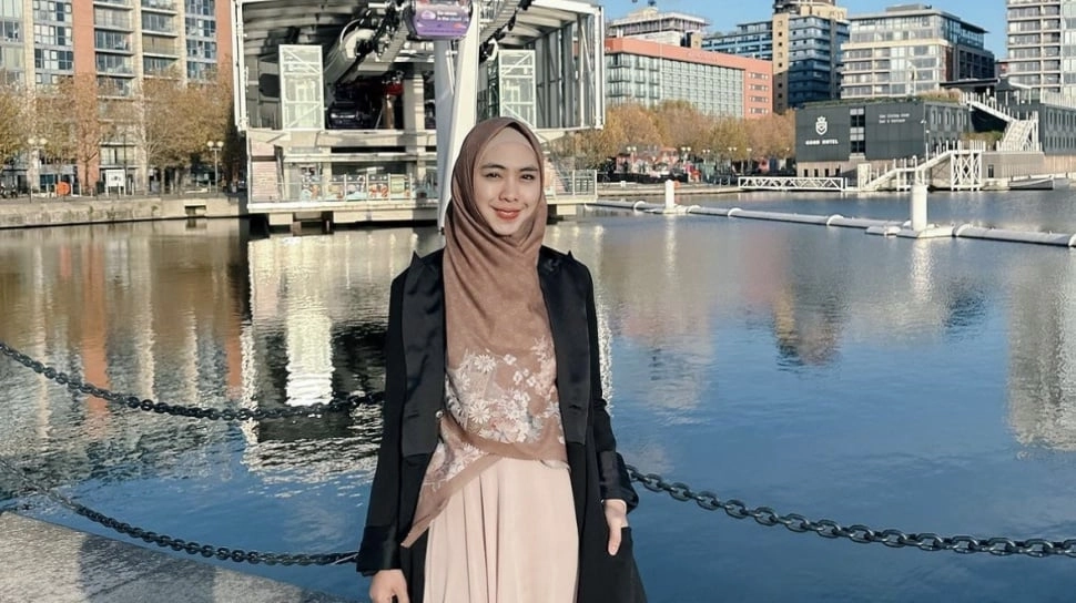 Pendidikan Oki Setiana Dewi, Adabnya Makan di Depan Orang Puasa Jadi Gunjingan