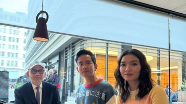 5 Potret Selvi Ananda Hangout Cuma Modal Kaosan: Simple Tapi Ttetap Elegan