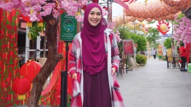 Adab Makan di Depan Orang Puasa Disorot, Tarif Ceramah Oki Setiana Dewi Beda Jauh dari Mamah Dedeh