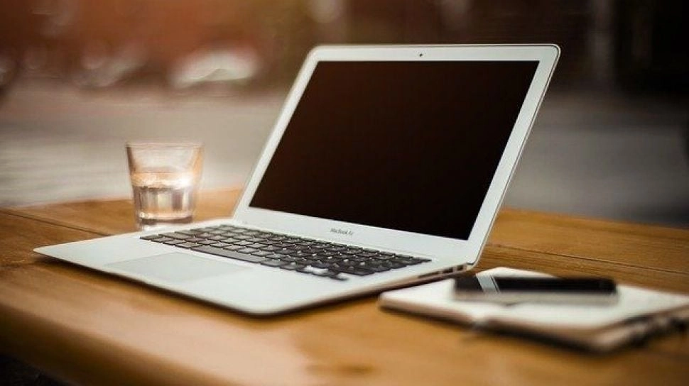 Beauty Vlogger Ini Beli Softcase Laptop Rp300 Ribuan, Ternyata Harga Aslinya Bikin Syok