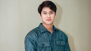 Kelihatan Simpel, 5 Koleksi Baju Rizky Billar Ini Harganya Bikin Kaum Diskonan Auto Mundur