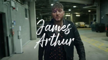 Terjemahan Lirik Lagu Emily - James Arthur: When I Hear You Cry, I'll Sing You Back to Sleep