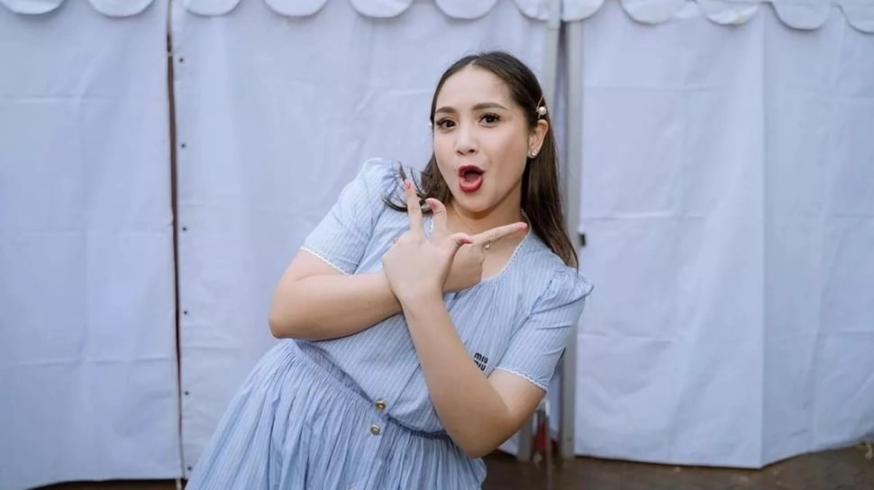 5 Potret OOTD Simpel Tapi Berkelas ala Nagita Slavina Saat Acara Saurans, Harganya Berapa?