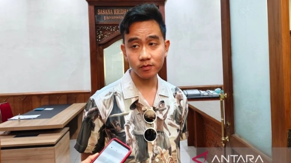 Hasto Klaim Ganjar-Mahfud Raih 33 Persen Suara, Gibran Justru Ucapkan Terima Kasih