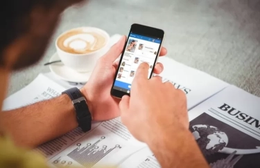 8 Tanda di Media Sosial Bahwa Ia Jatuh Cinta Pada Anda, Apa Saja? Simak dalam Daftar Berikut