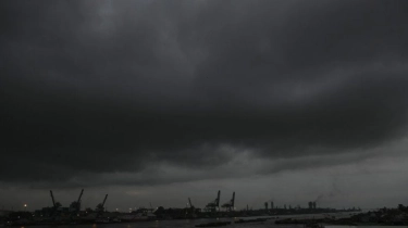 8 Arti Mimpi Awan Hitam: Tanda Kenangan Buruk Hingga Tertekan Beban Keluarga!