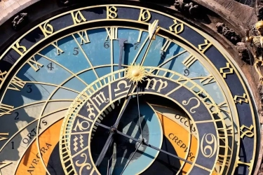 Cocok untuk Jadi Teman Curhat! 4 Zodiak Ini Dijuluki sebagai Pendengar yang Baik